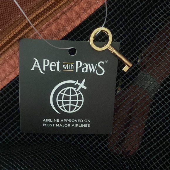 “A Pet with Paws” Madison Carrier w/ Pet-Trek®️Airline Approved, Small Pet, NWT - Picture 10 of 14